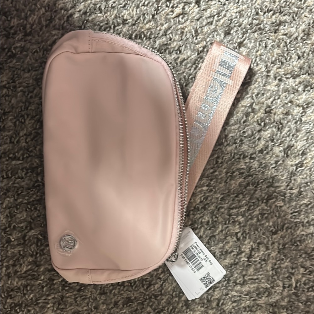 Lululemon Everywhere Belt Bag 1L